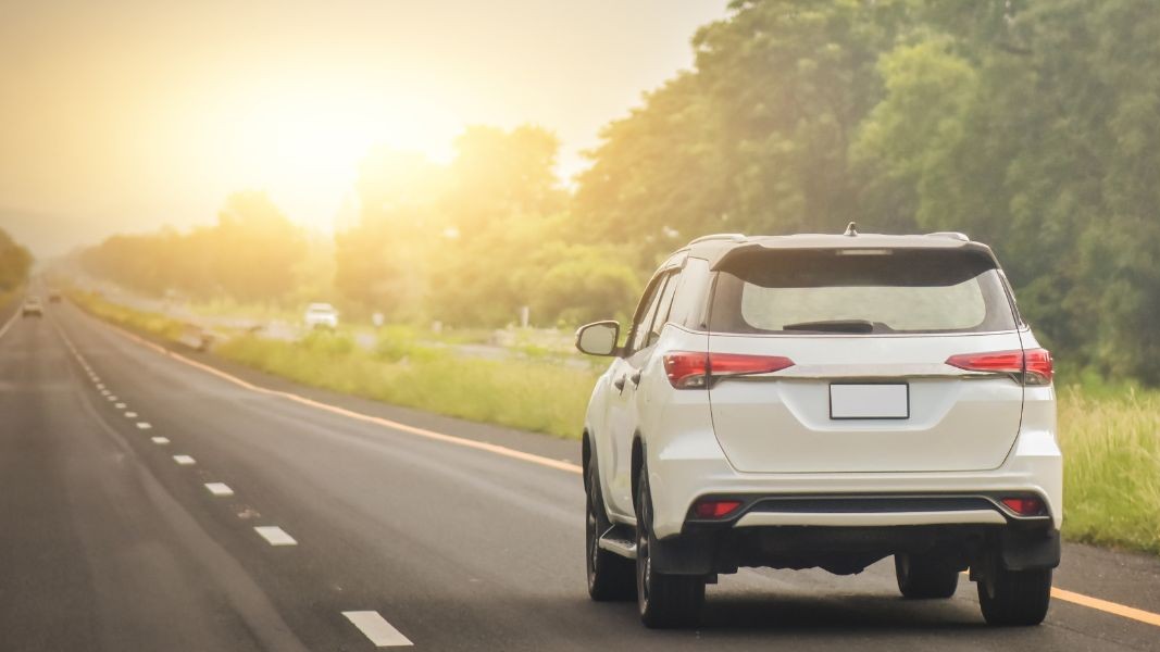 Rent a car with driver in Sri Lanka 2025!